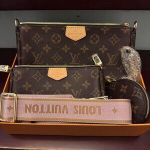 Louis Vuitton Neverfull MM crafted in Monogram canvas with genuine cowhide leath
